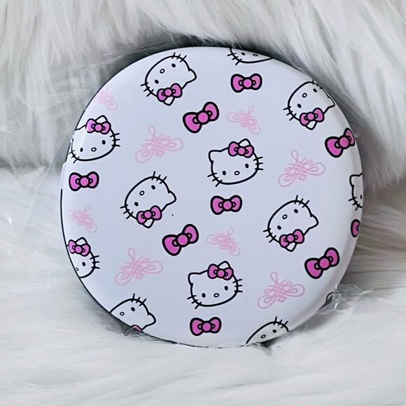Hello Kitty® "Supercute Signature" Print LED Compact Mirror - Picture 1 of 6
